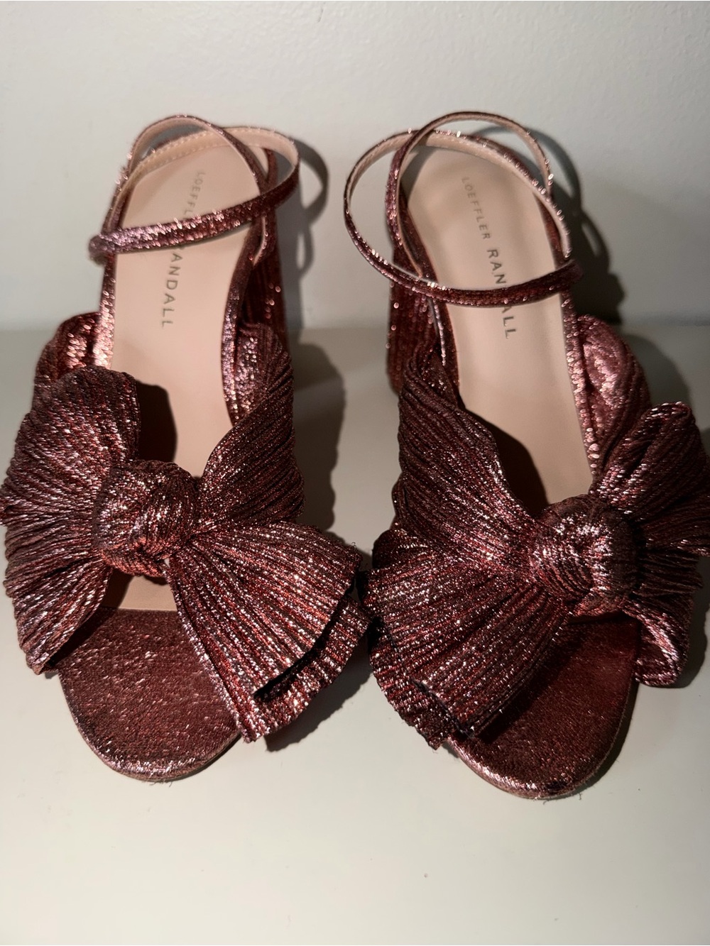 Loeffler Randall Women's Metallic Rose Gold Bow Sandals. 7B